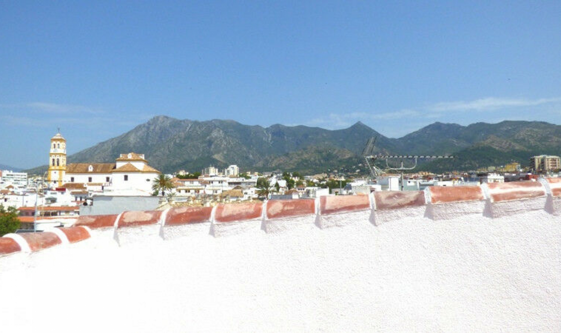 Resale - House -
Marbella