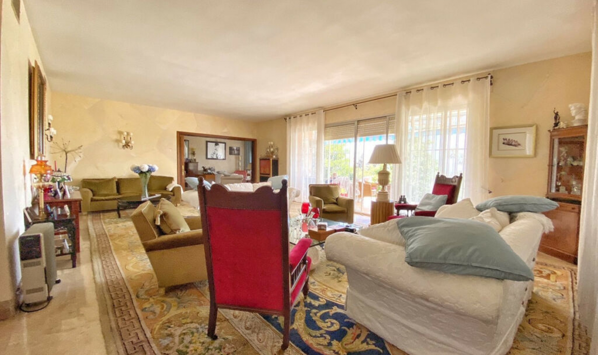 Resale - House -
Marbella