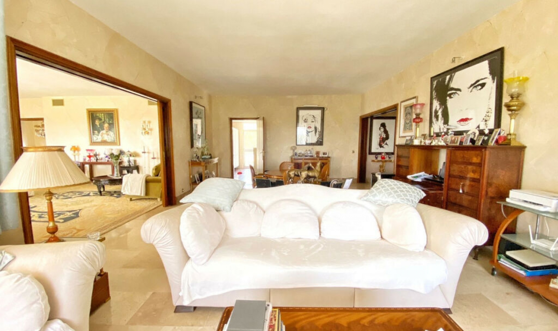 Resale - House -
Marbella