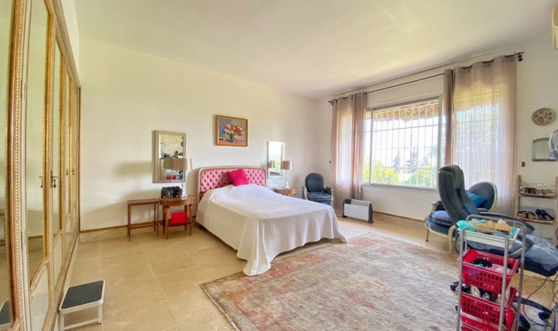 Resale - House -
Marbella