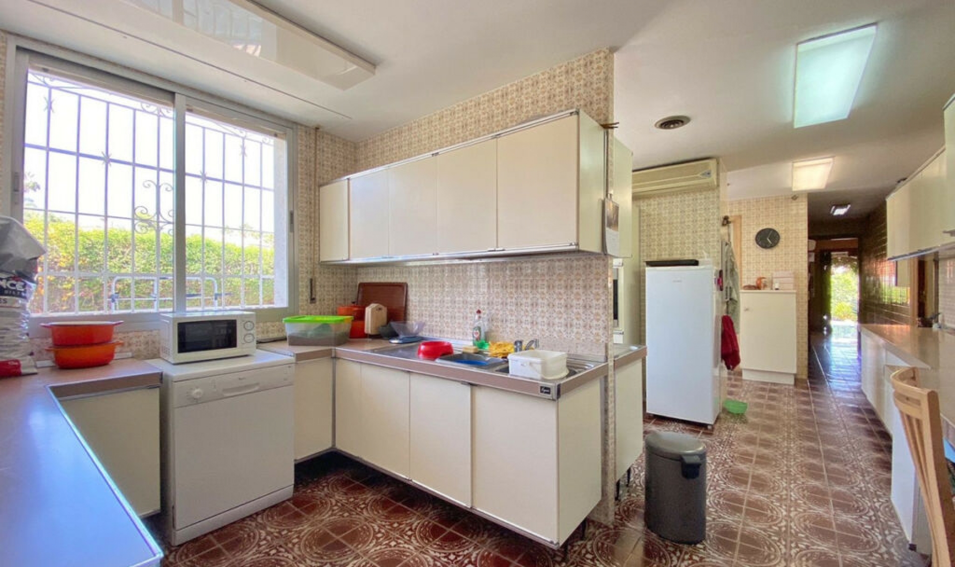 Resale - House -
Marbella