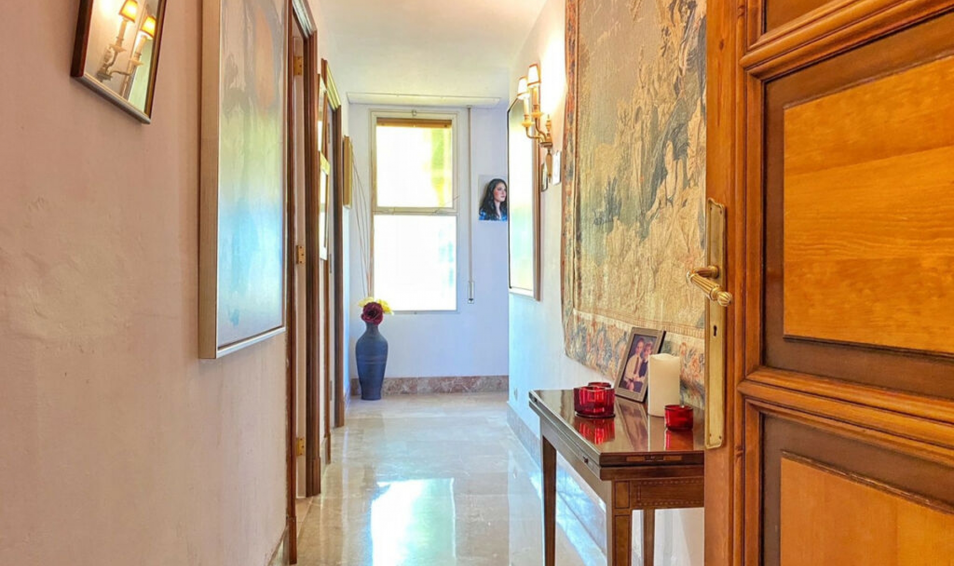 Resale - House -
Marbella