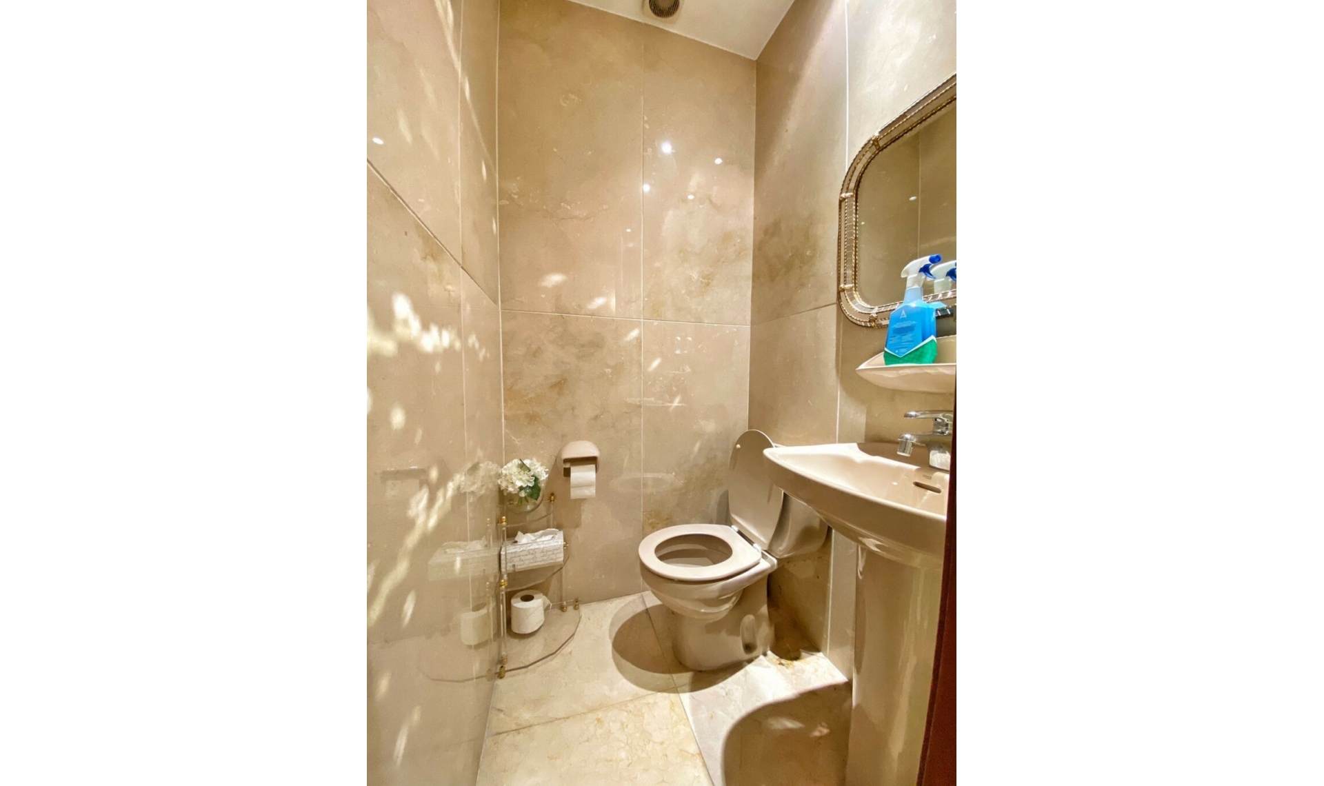 Resale - House -
Marbella