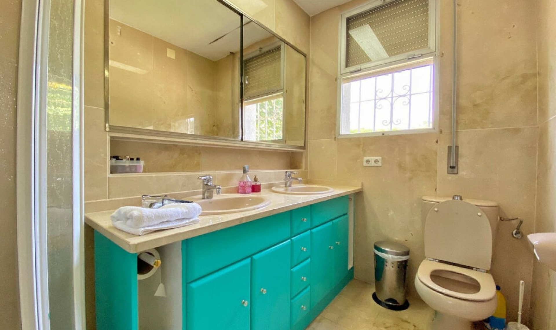 Resale - House -
Marbella