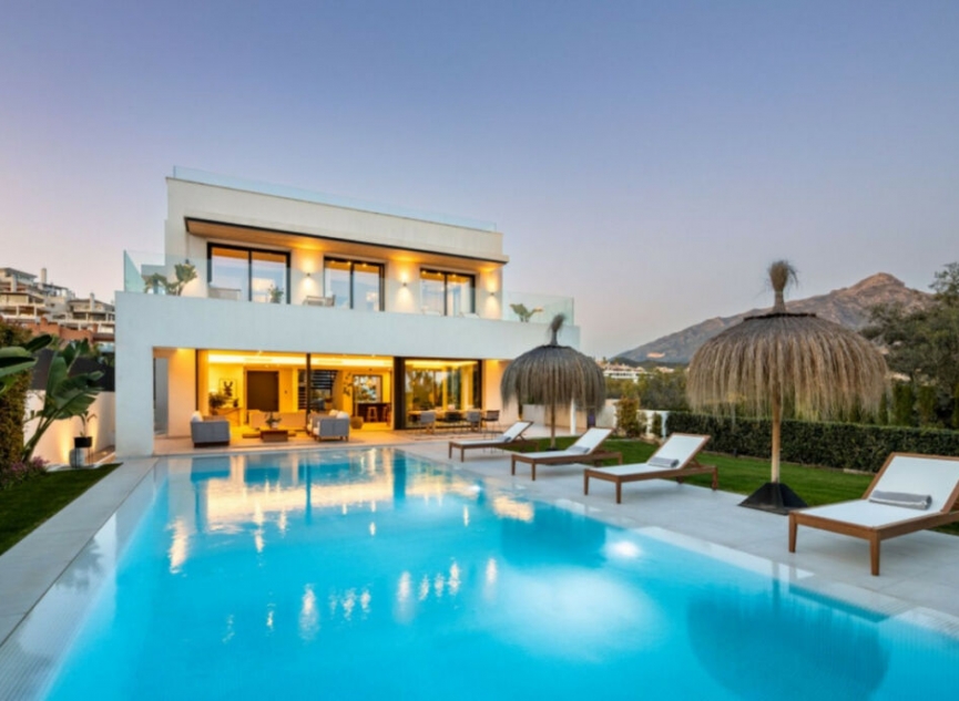 Resale - House -
Marbella