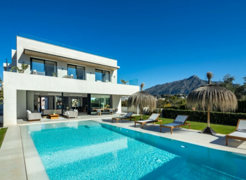 Resale - House -
Marbella