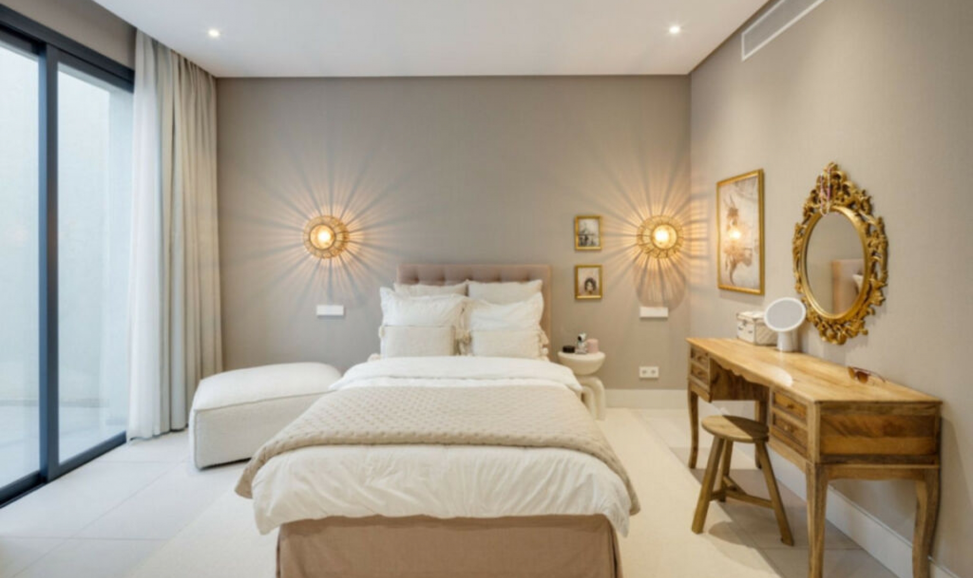 Resale - House -
Marbella