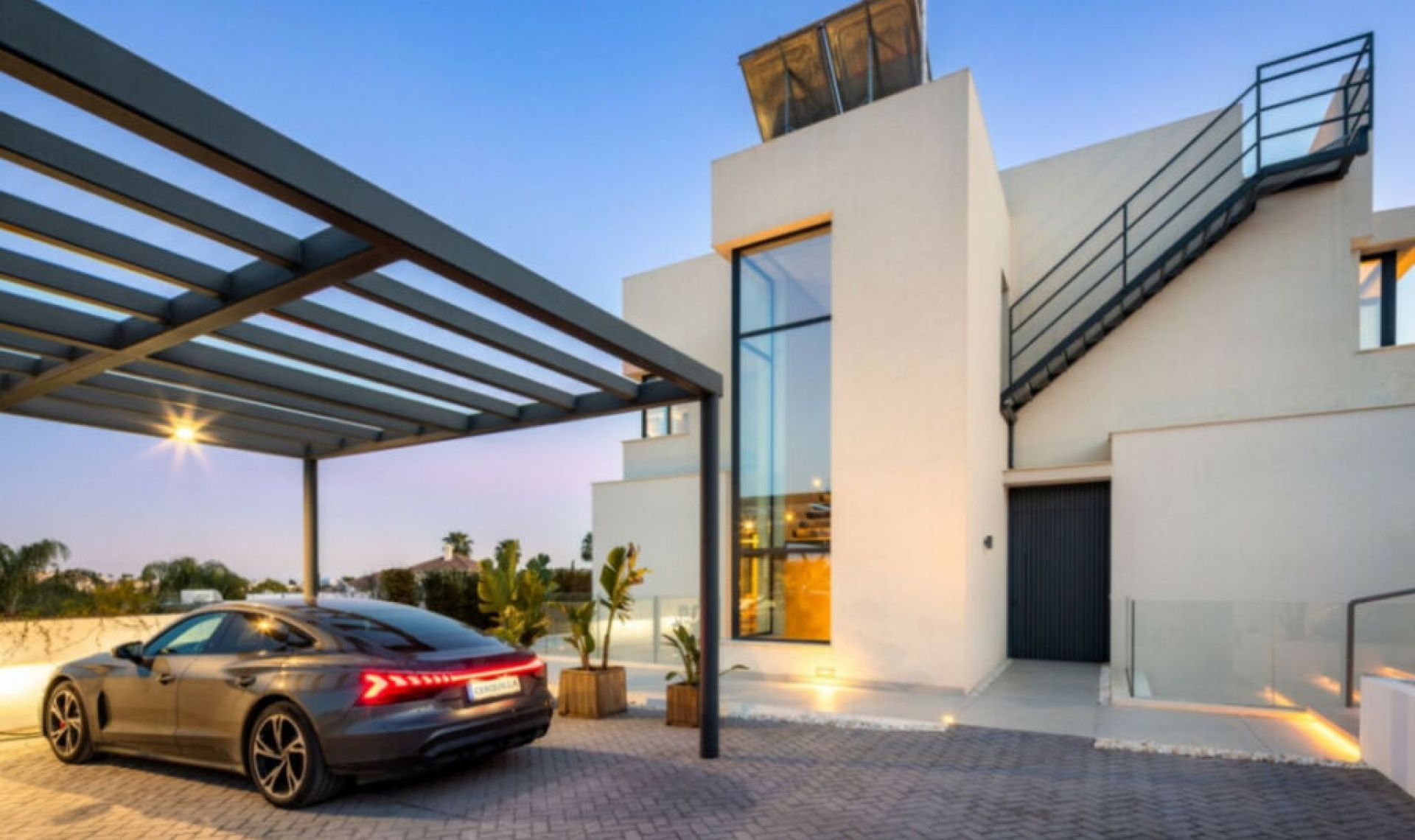 Resale - House -
Marbella