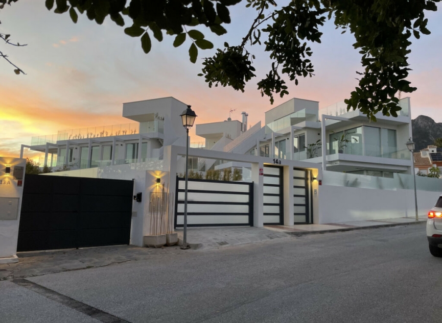 Resale - House -
Marbella