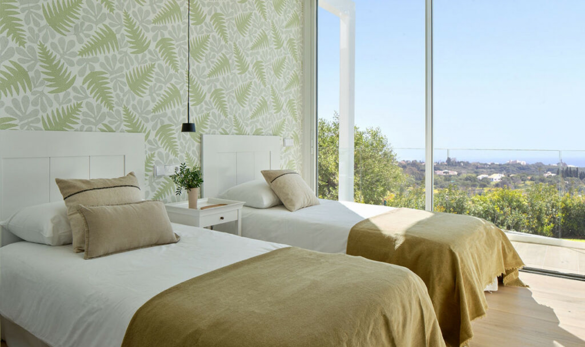 Resale - House -
Marbella