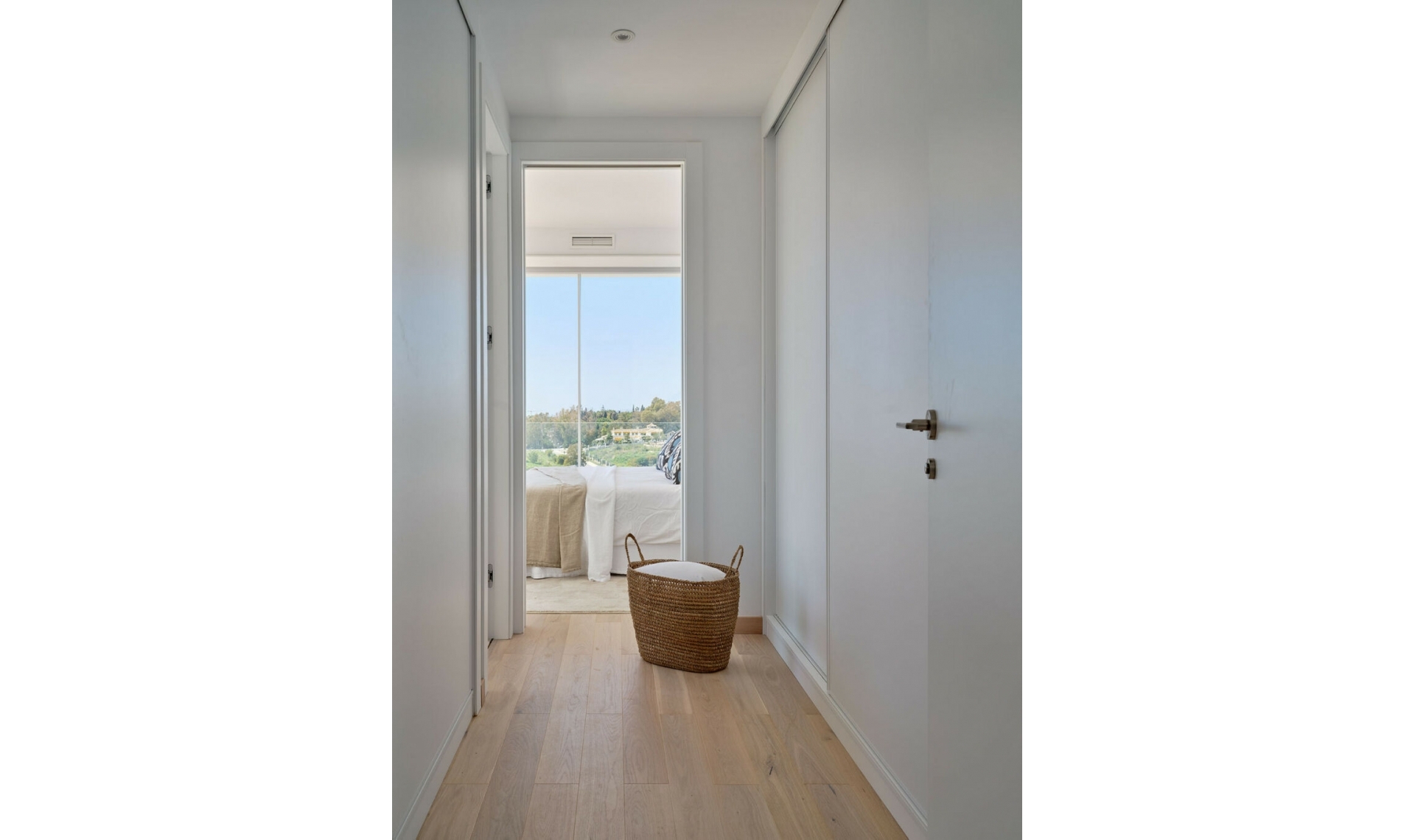 Resale - House -
Marbella
