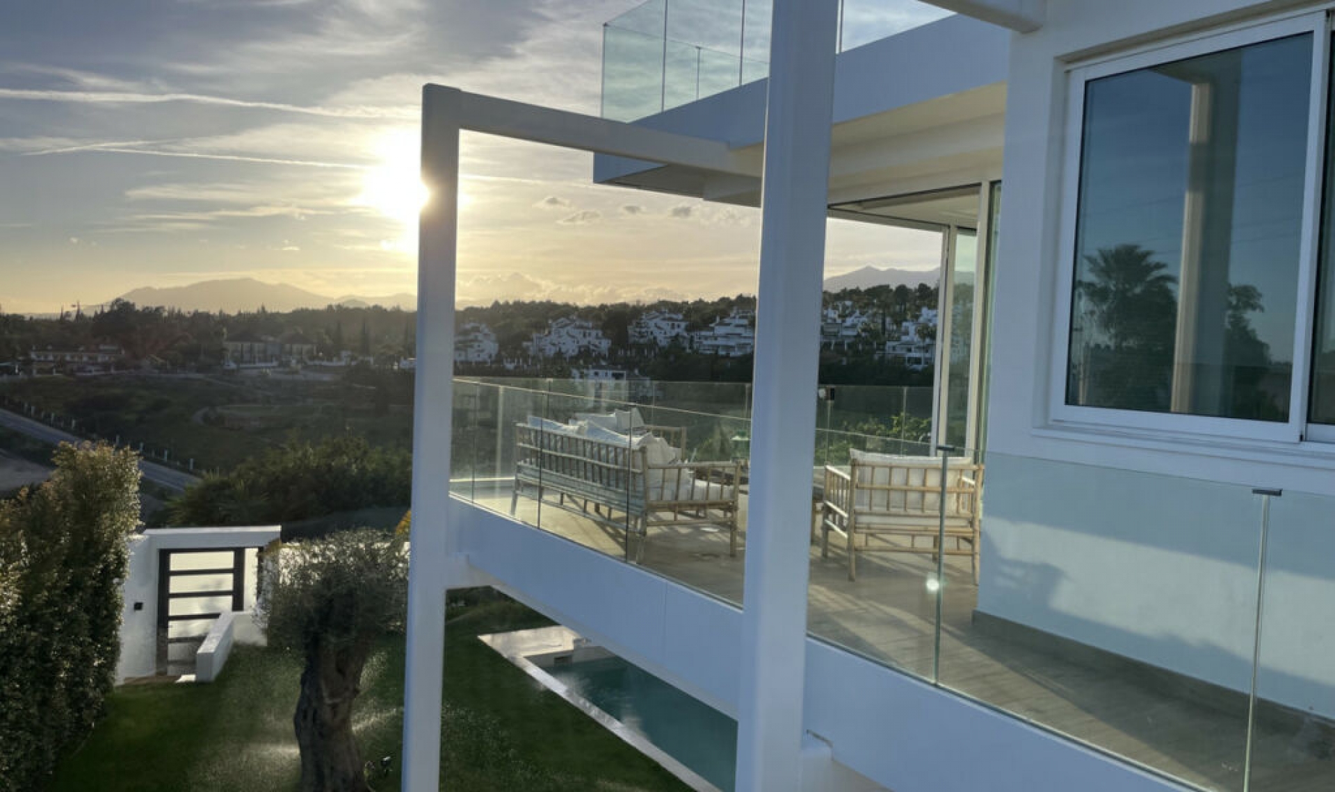 Resale - House -
Marbella