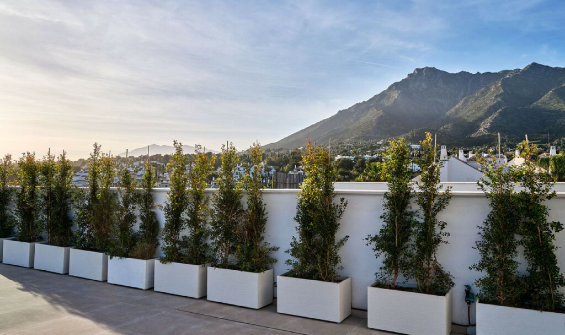 Resale - House -
Marbella
