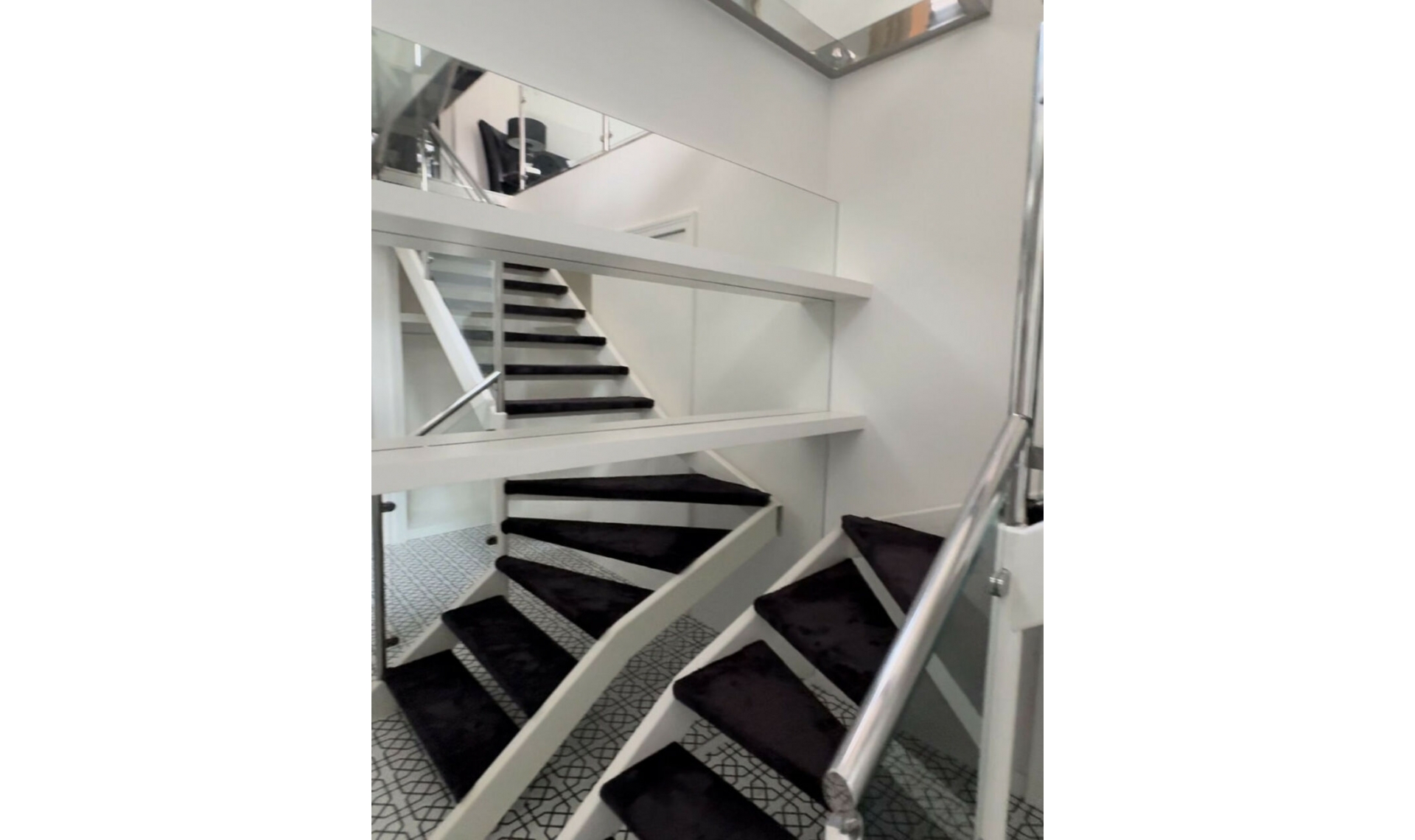 Resale - House -
Marbella