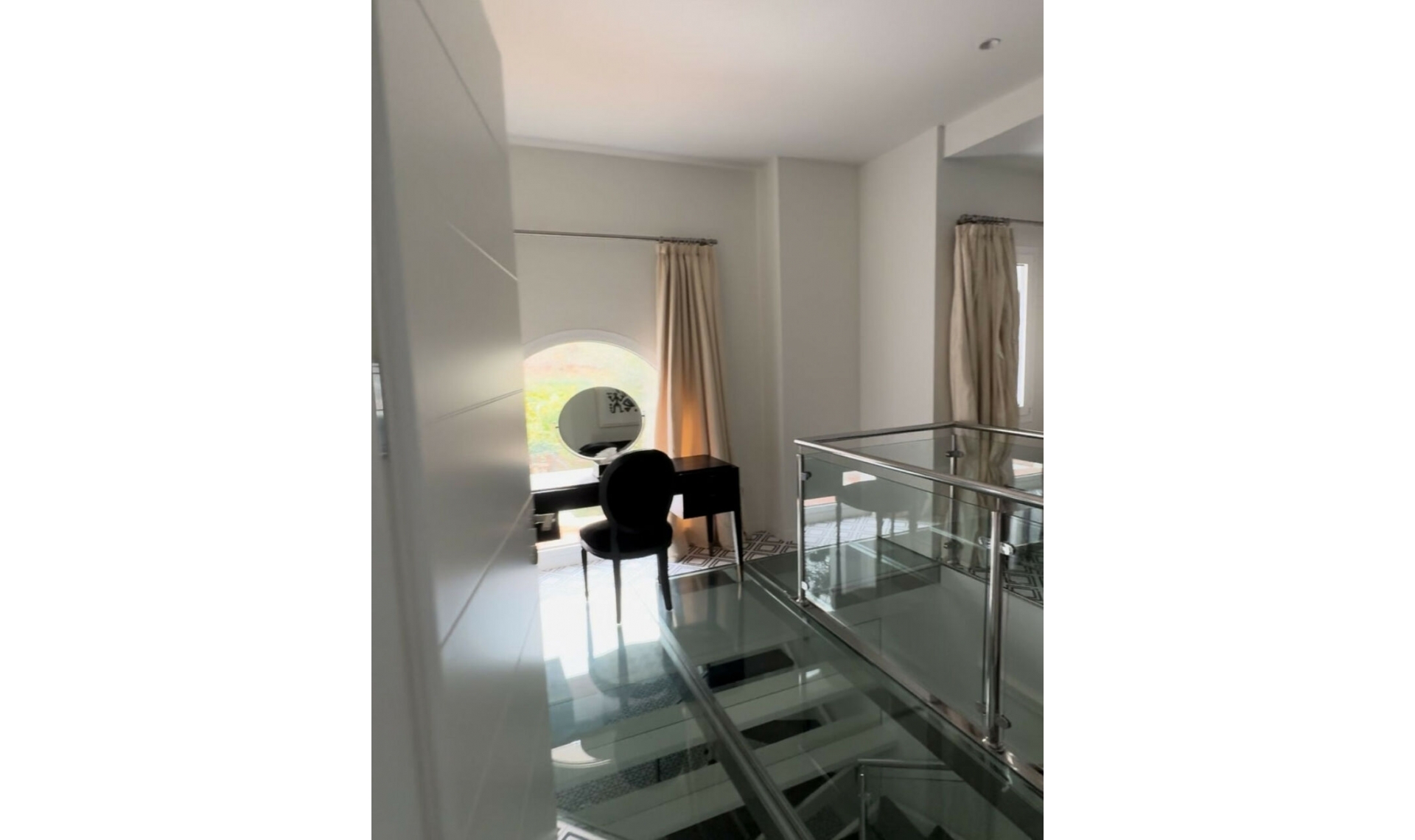 Resale - House -
Marbella