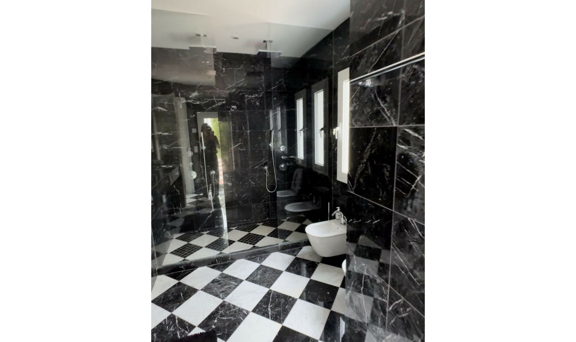 Resale - House -
Marbella