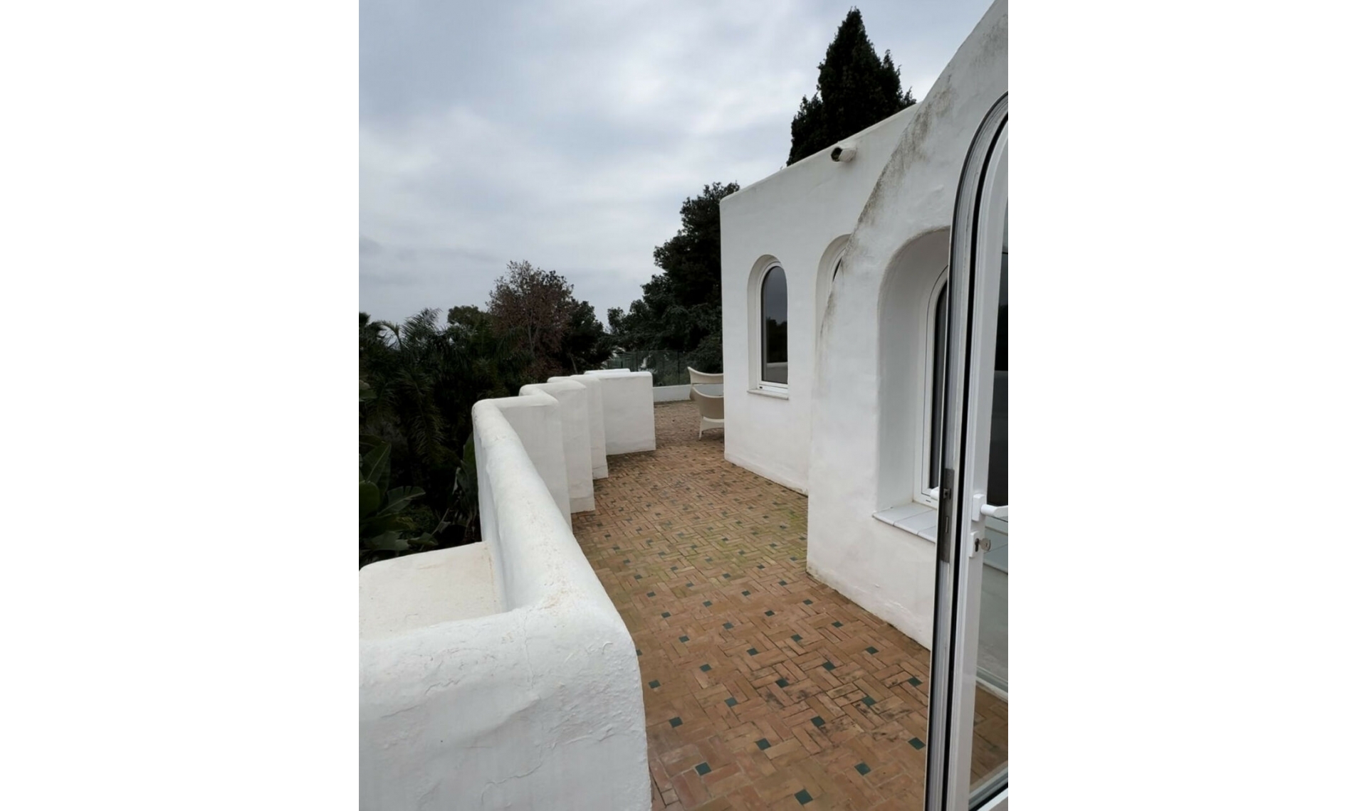 Resale - House -
Marbella