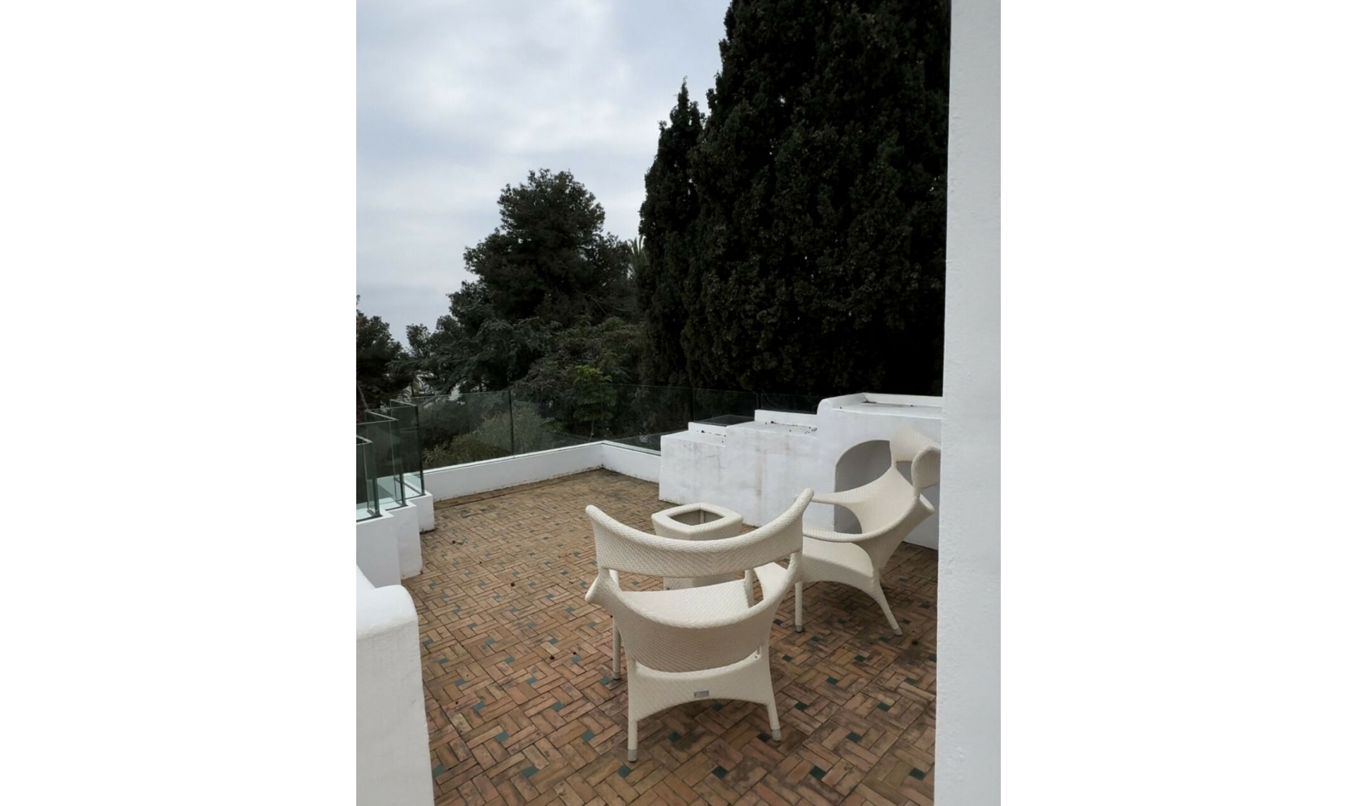 Resale - House -
Marbella
