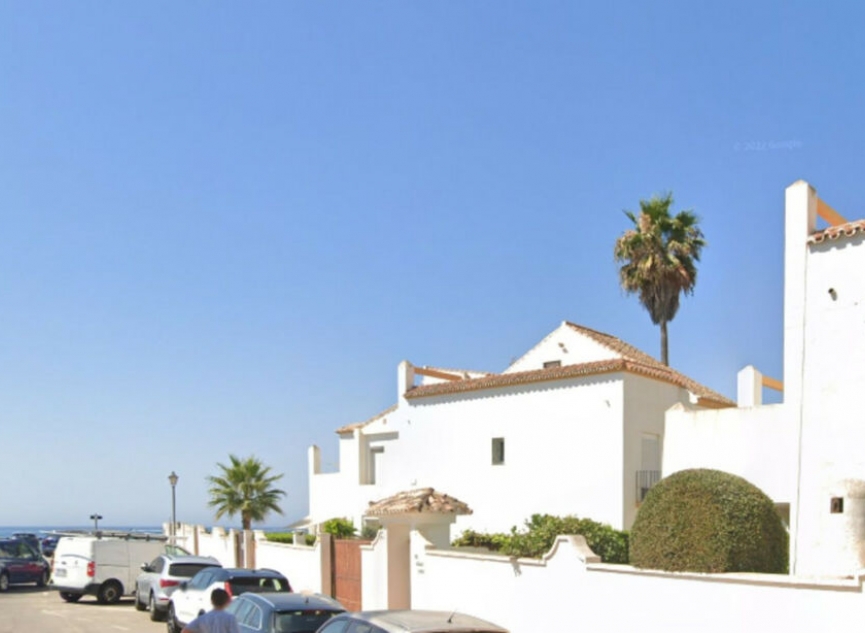 Resale - House -
Marbella