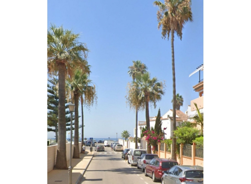 Resale - House -
Marbella