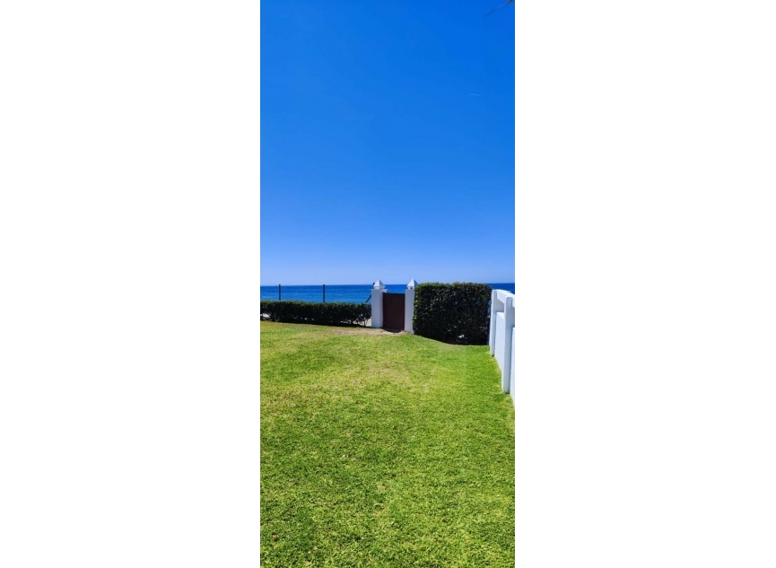 Resale - House -
Marbella