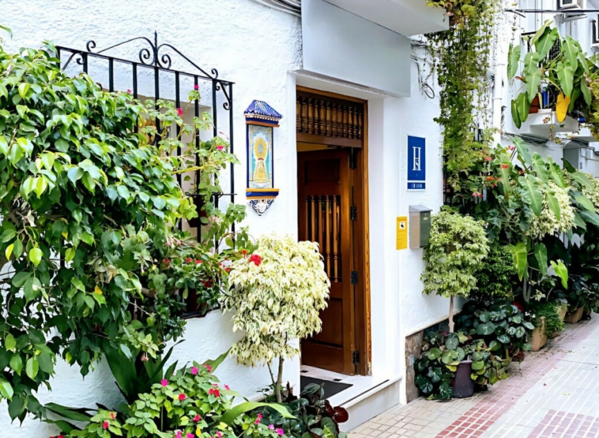 Resale - House -
Marbella