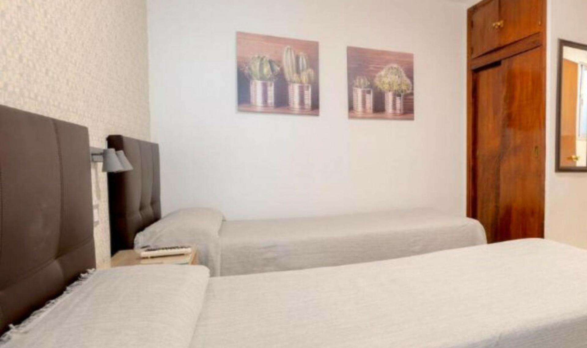 Resale - House -
Marbella