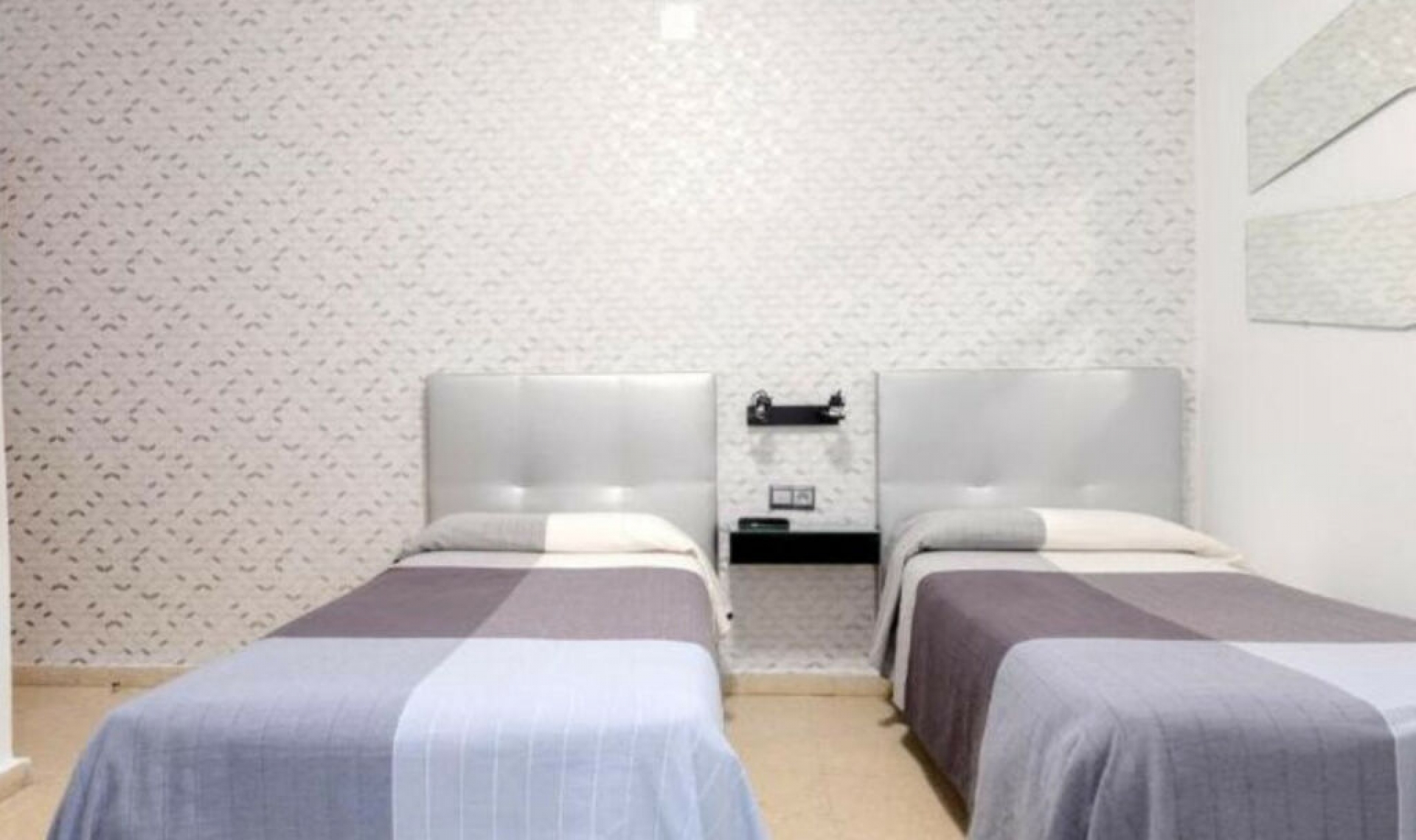 Resale - House -
Marbella