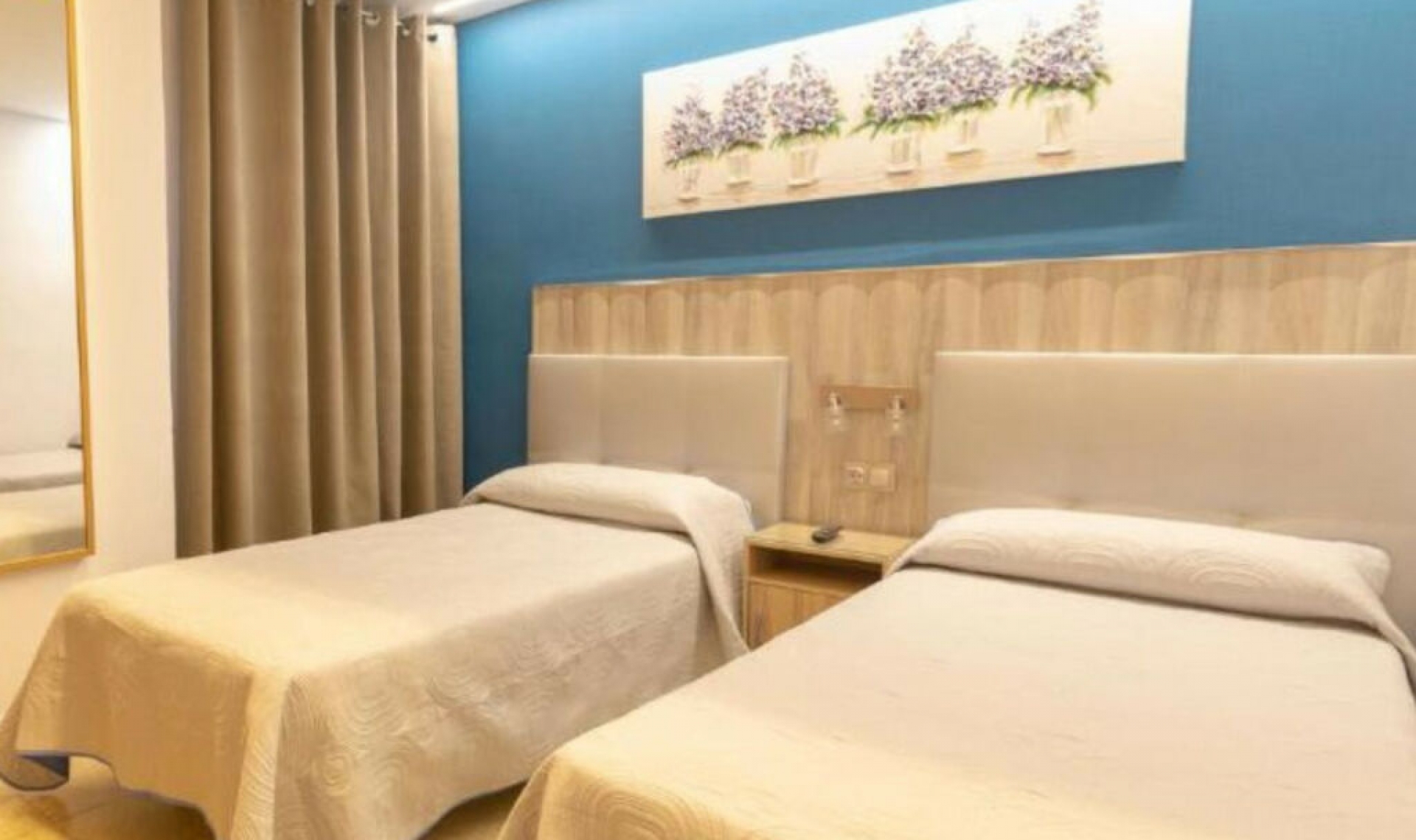 Resale - House -
Marbella