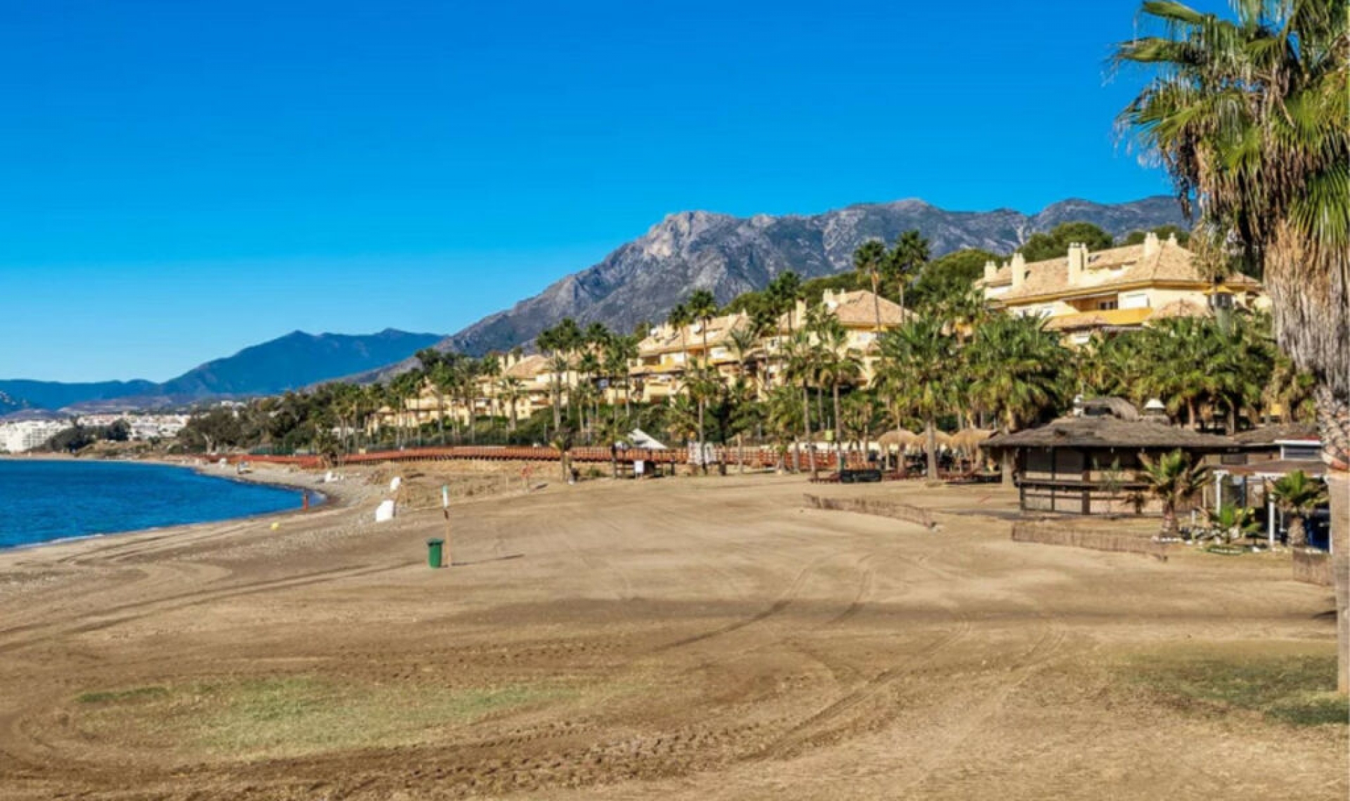 Resale - House -
Marbella