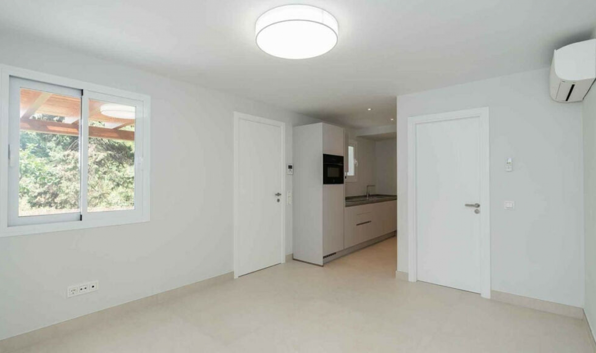 Resale - House -
Marbella