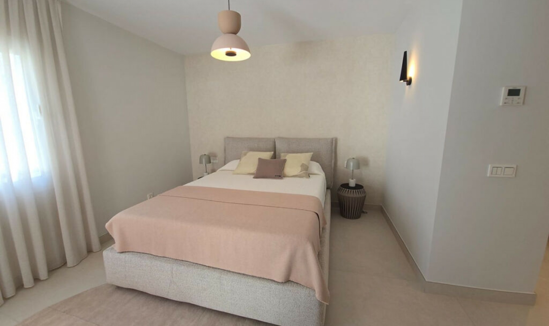 Resale - House -
Marbella