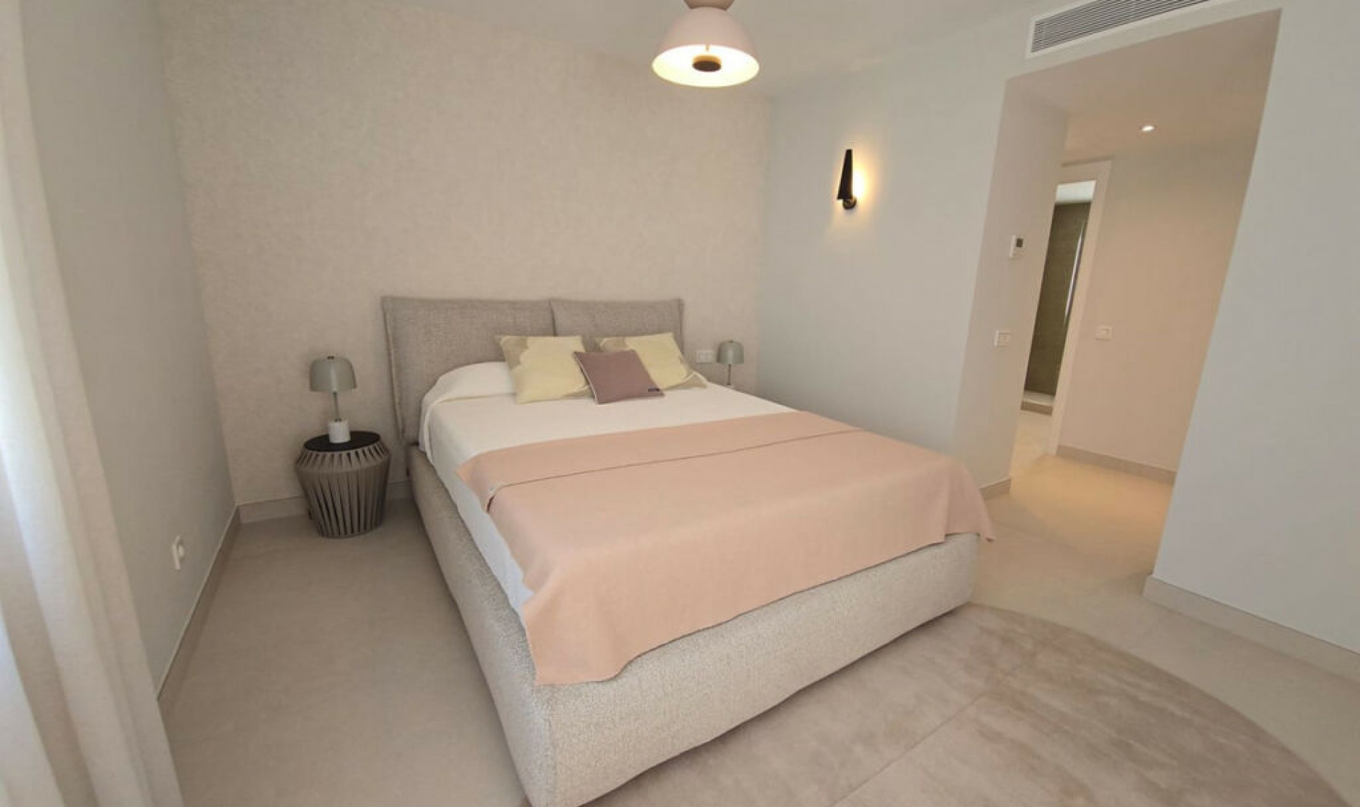 Resale - House -
Marbella