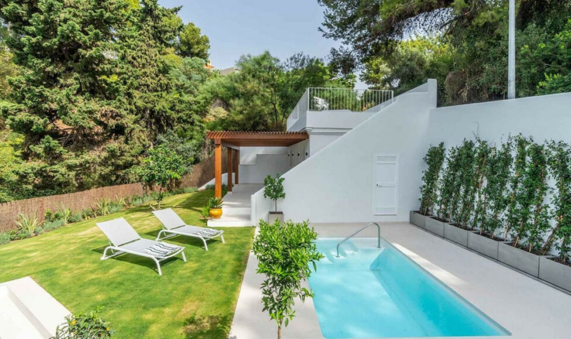 Resale - House -
Marbella