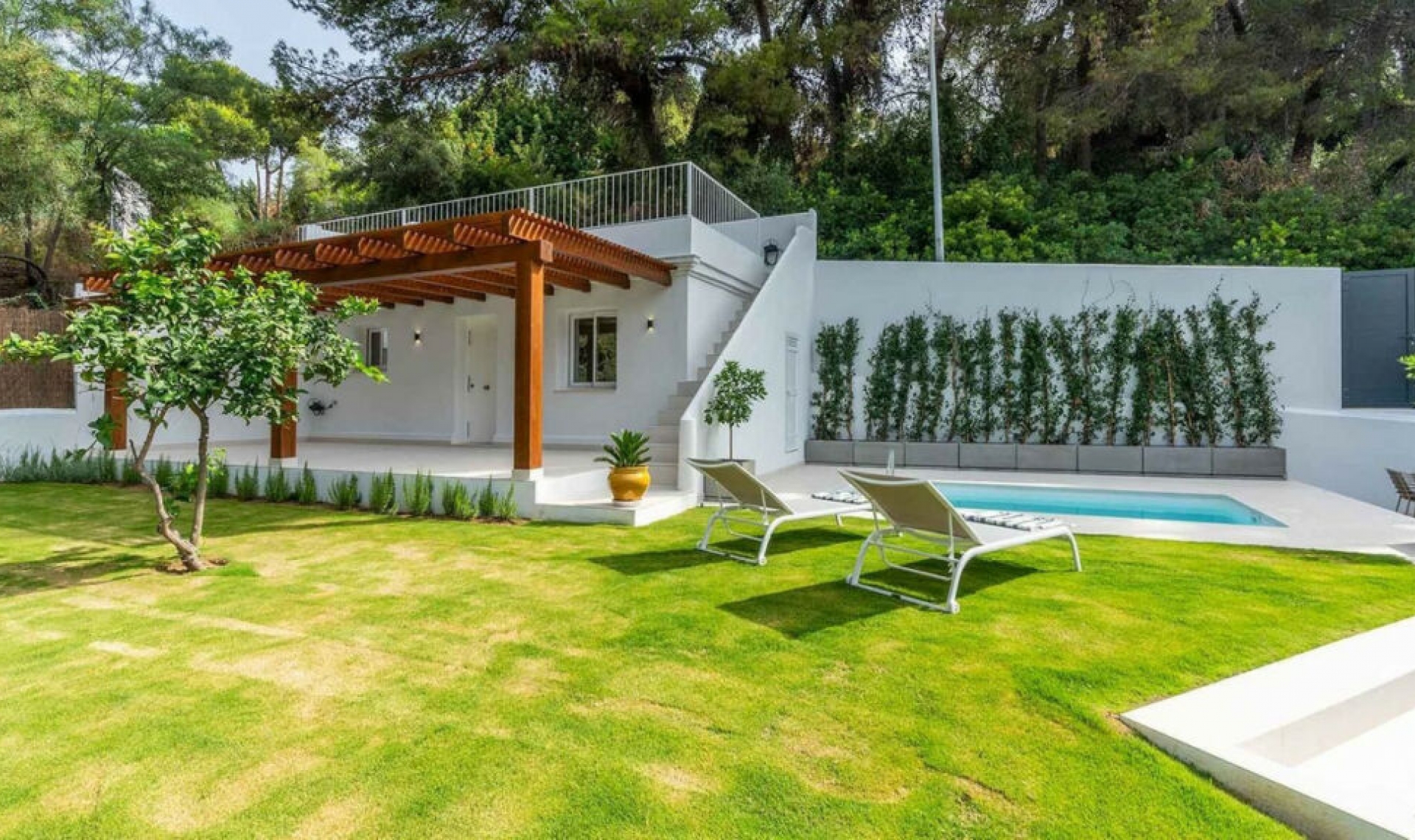 Resale - House -
Marbella