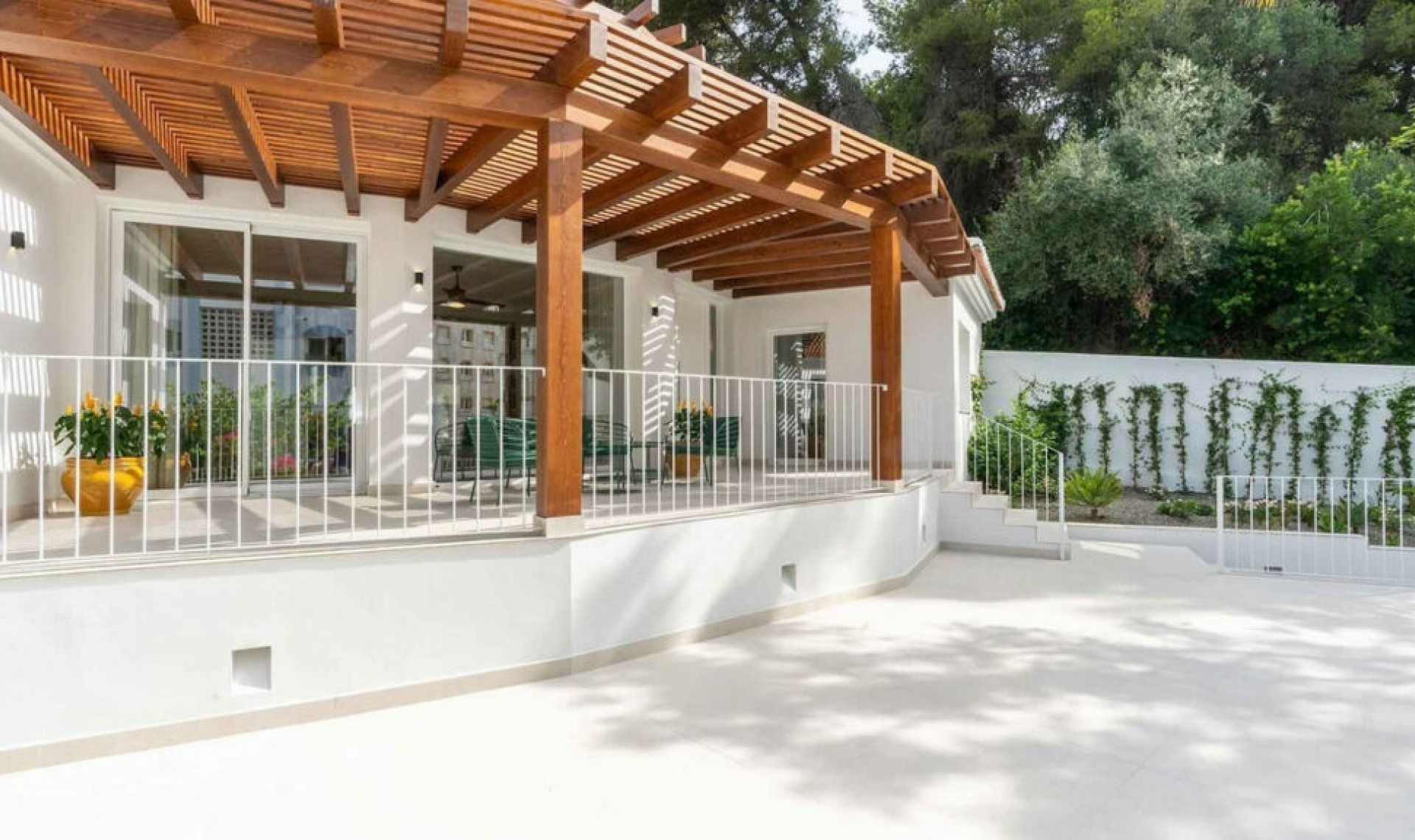 Resale - House -
Marbella