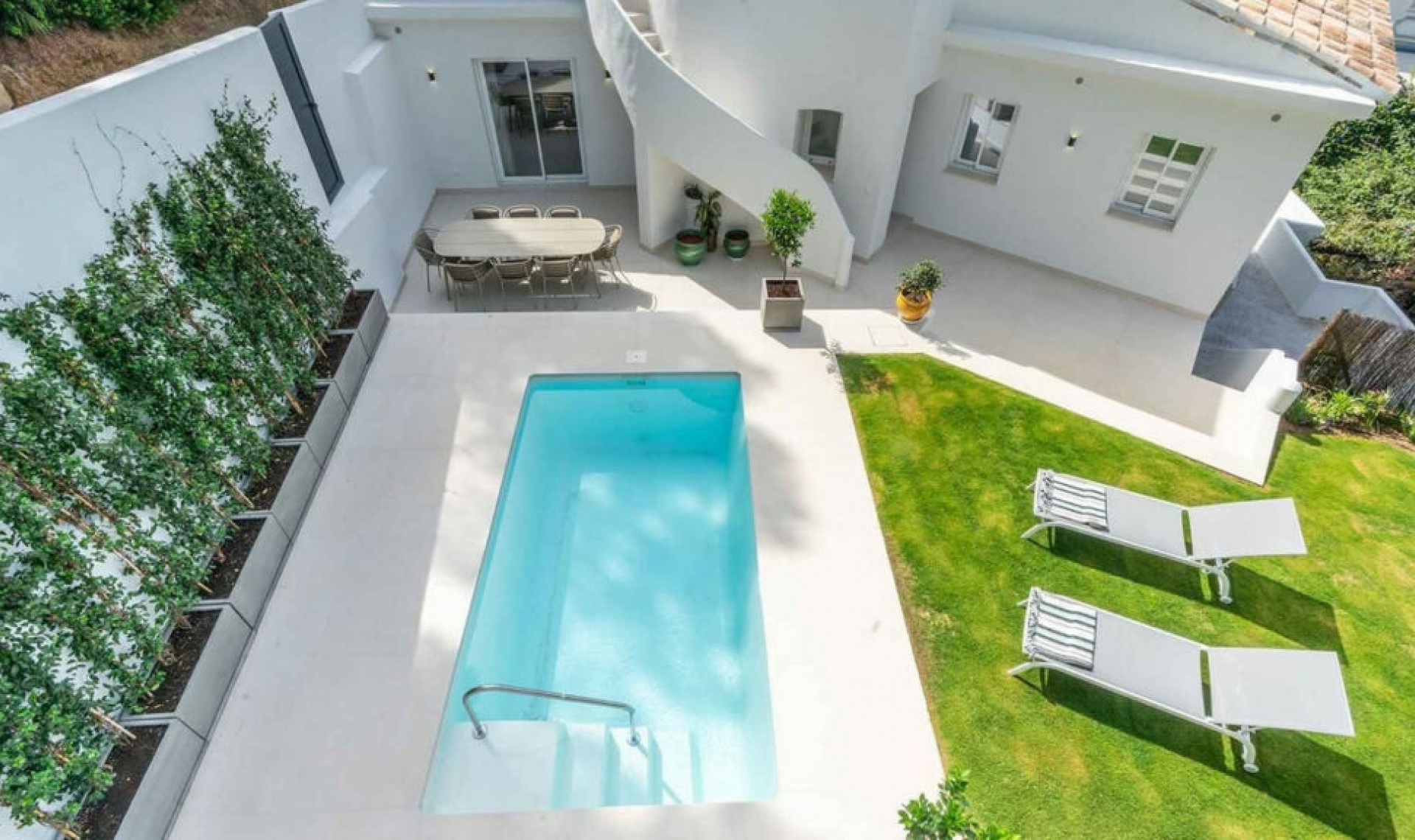 Resale - House -
Marbella