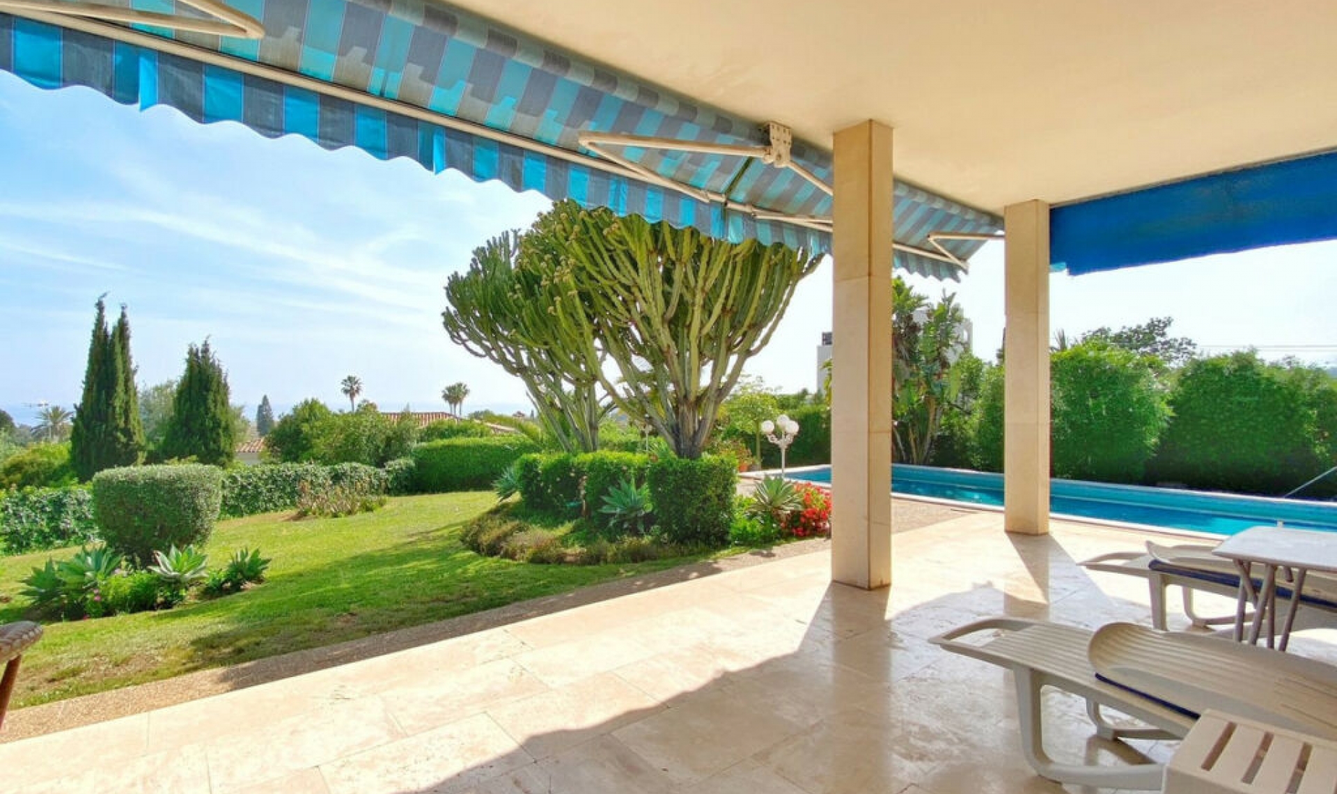 Resale - House -
Marbella