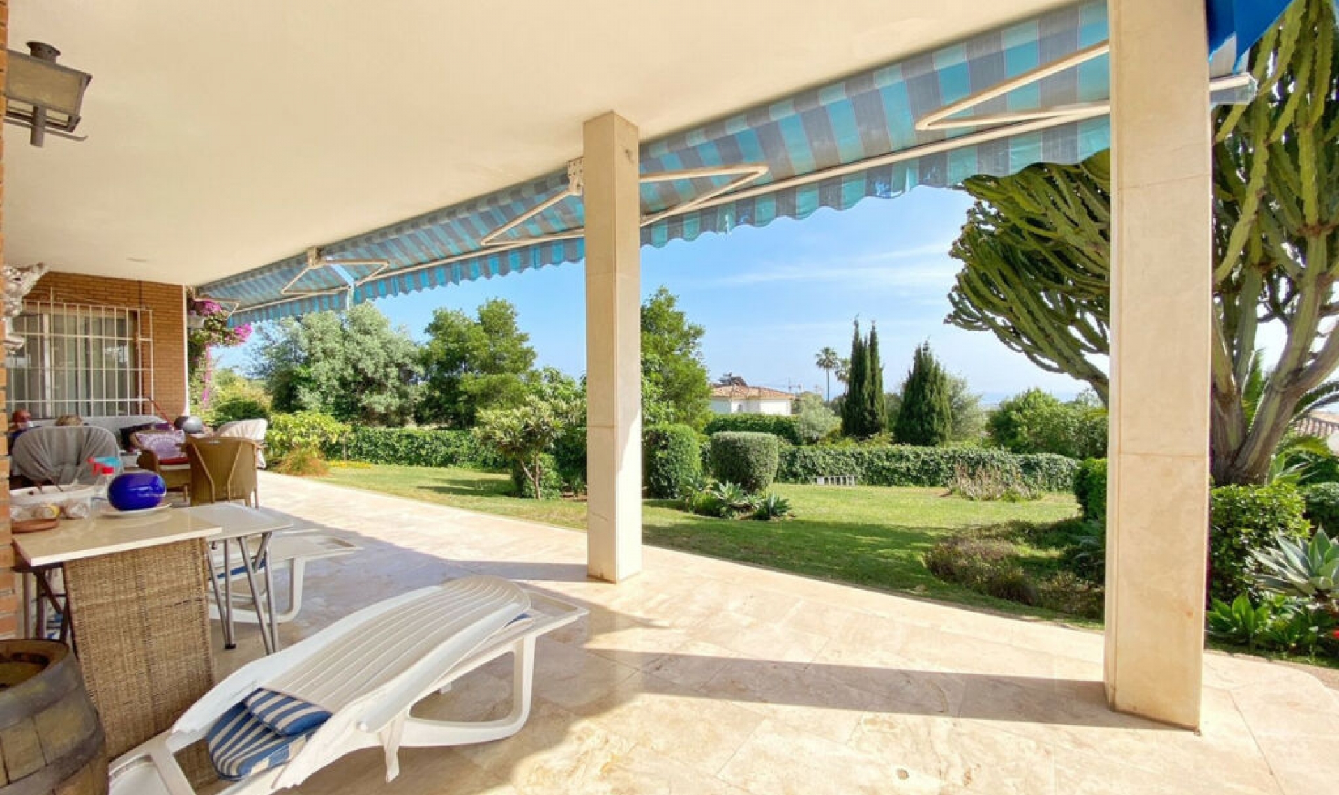 Resale - House -
Marbella