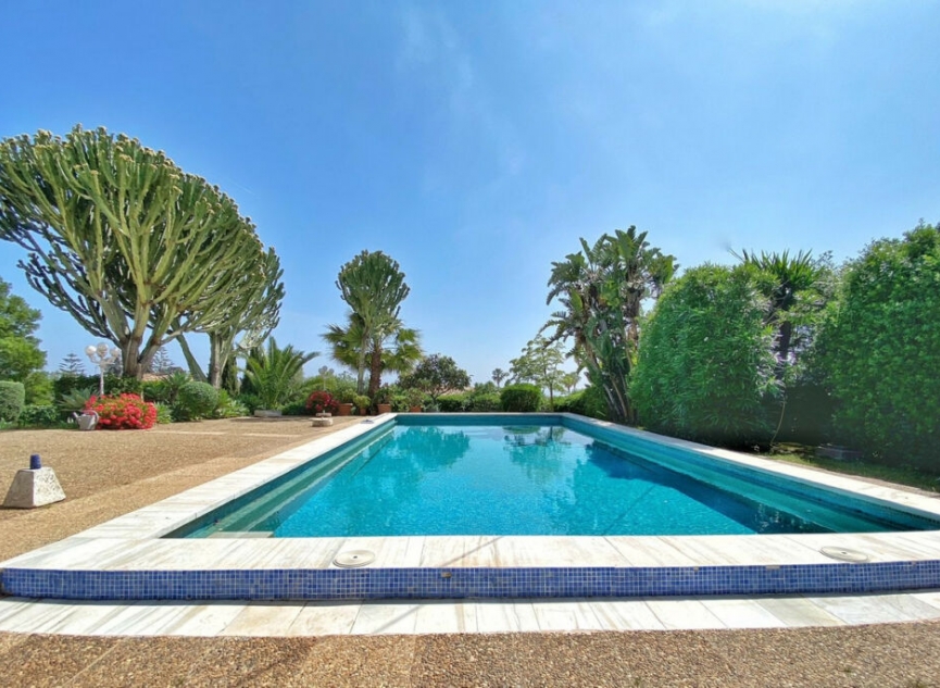 Resale - House -
Marbella