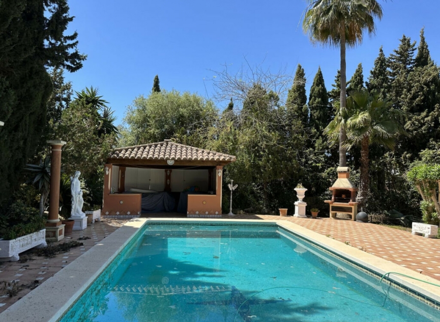 Resale - House -
Marbella
