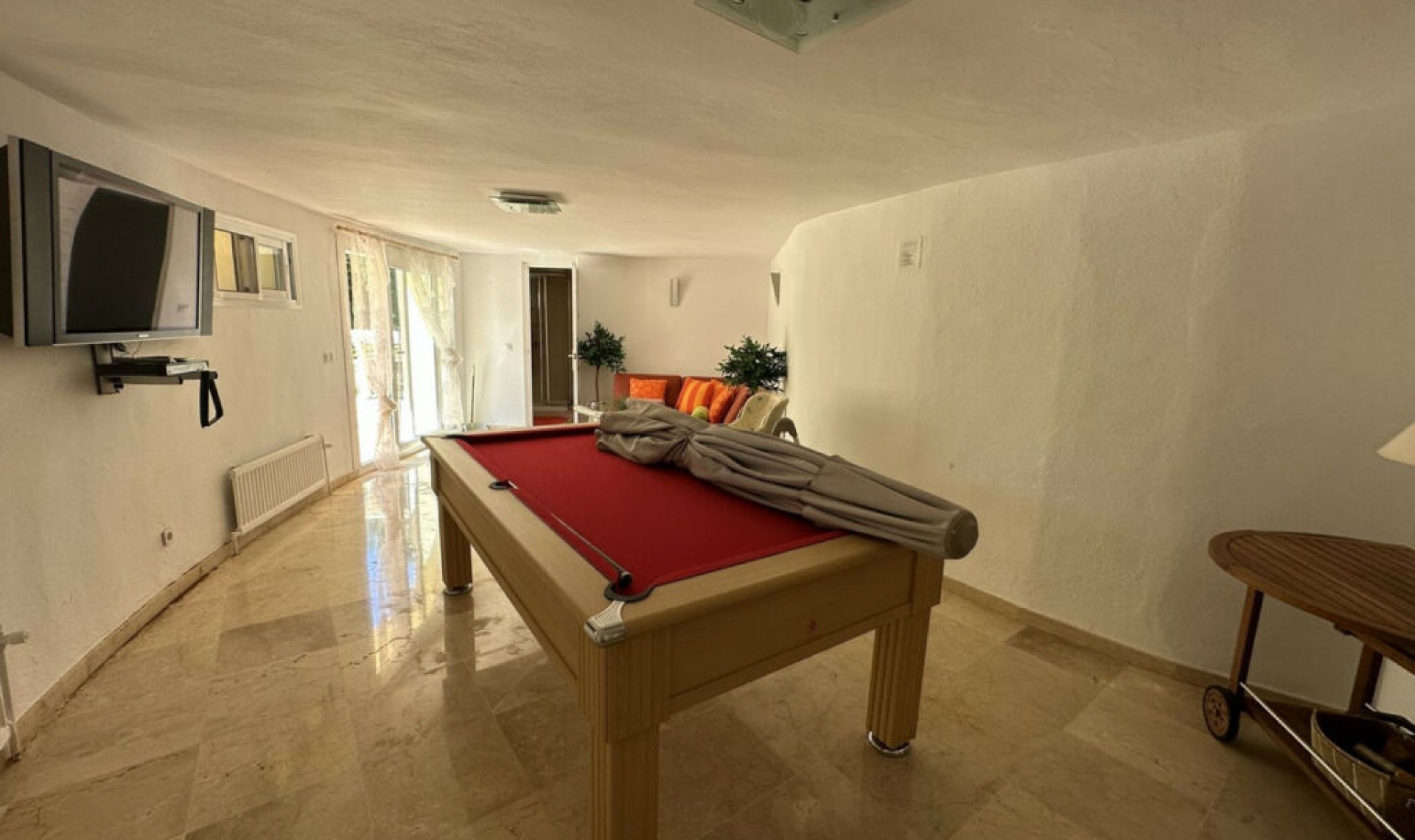 Resale - House -
Marbella
