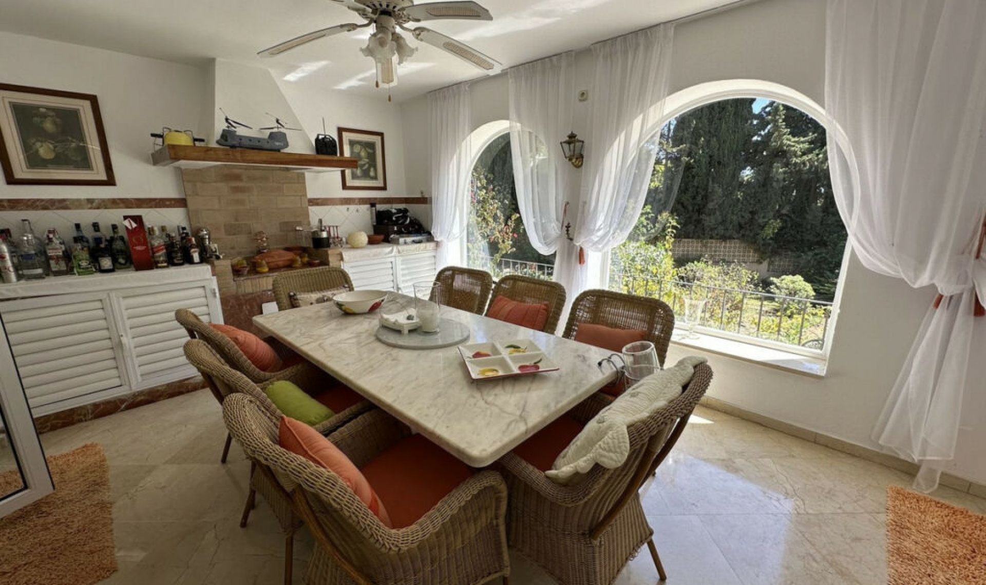 Resale - House -
Marbella