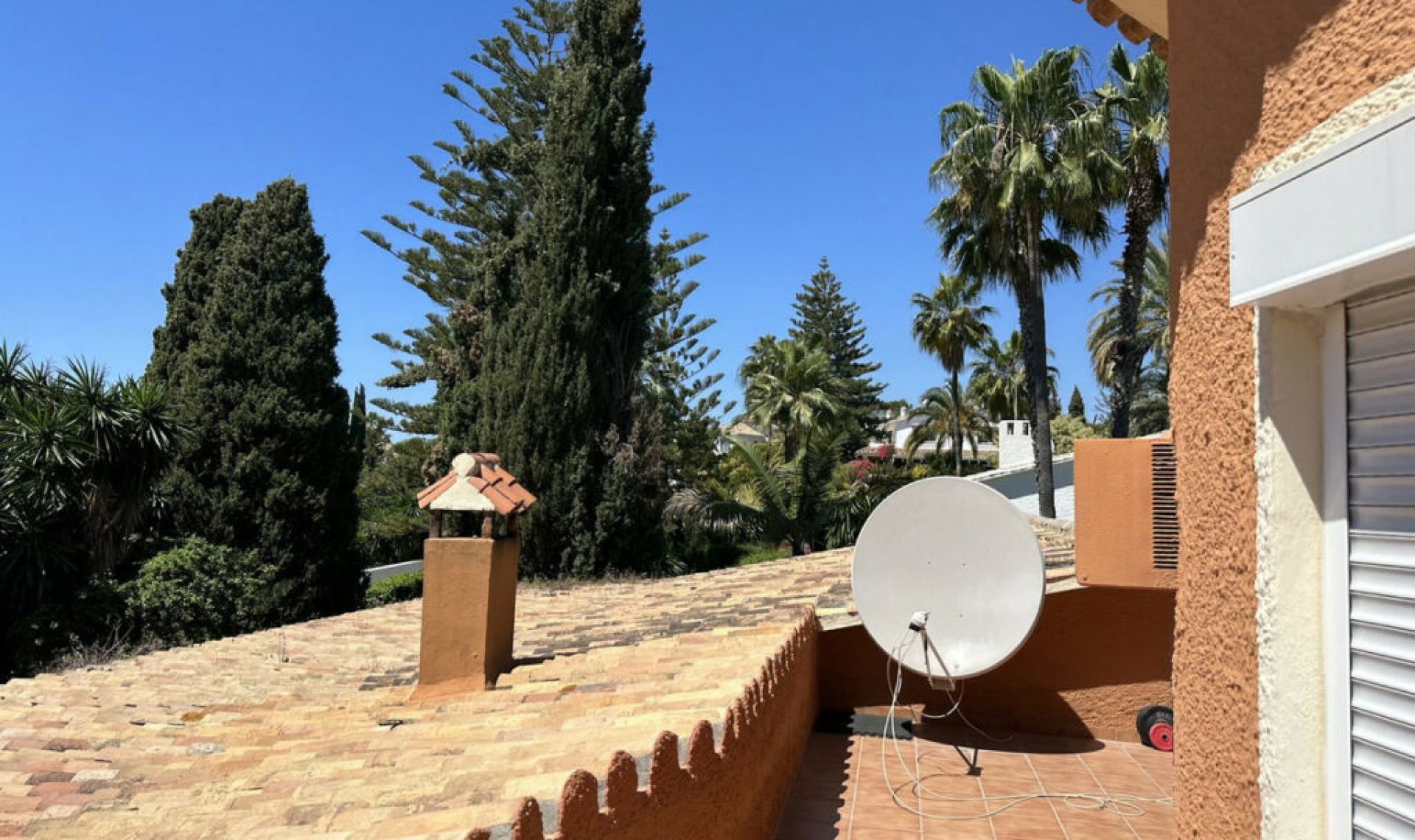 Resale - House -
Marbella