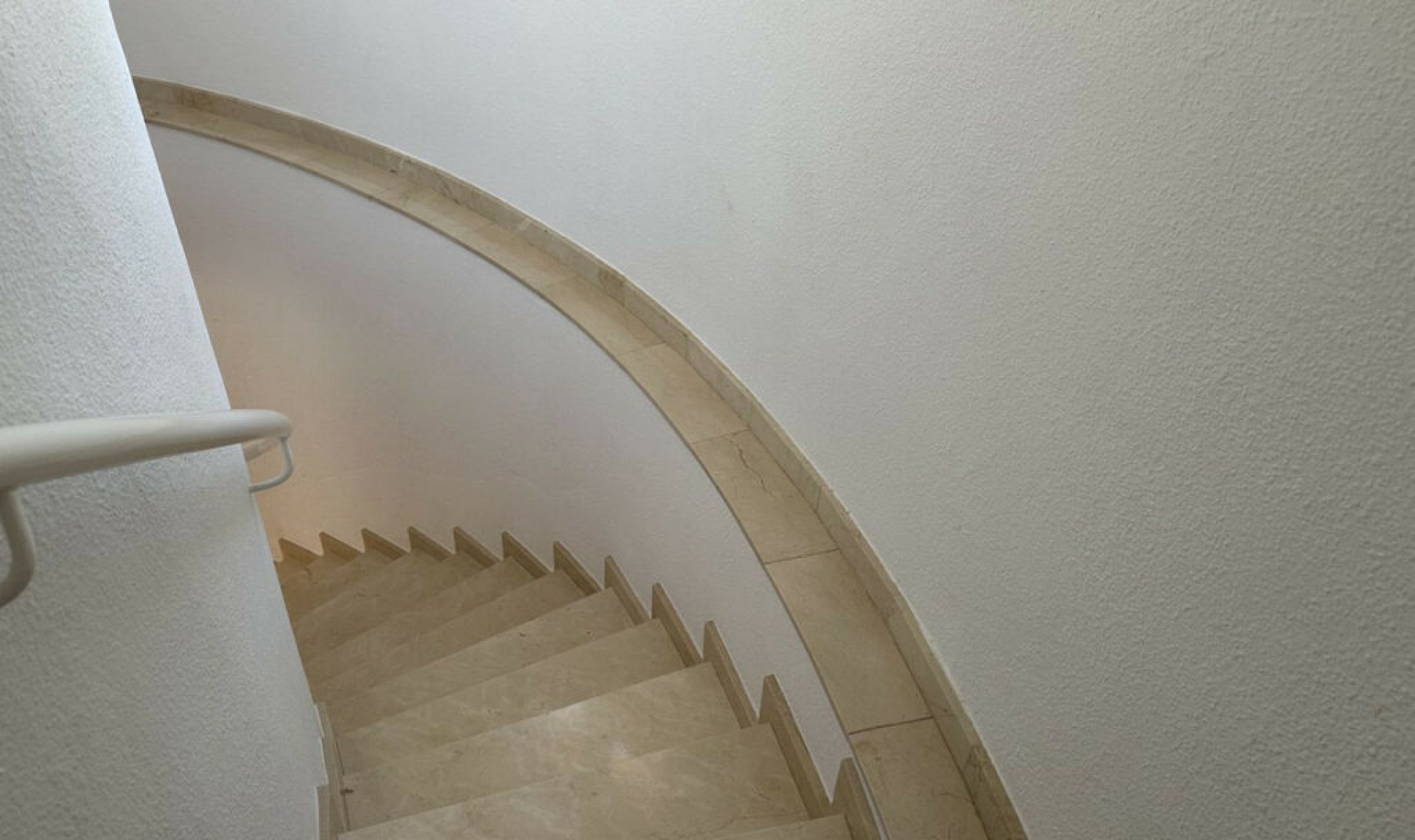 Resale - House -
Marbella