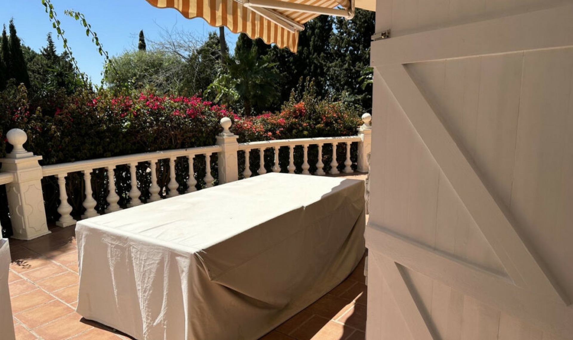 Resale - House -
Marbella