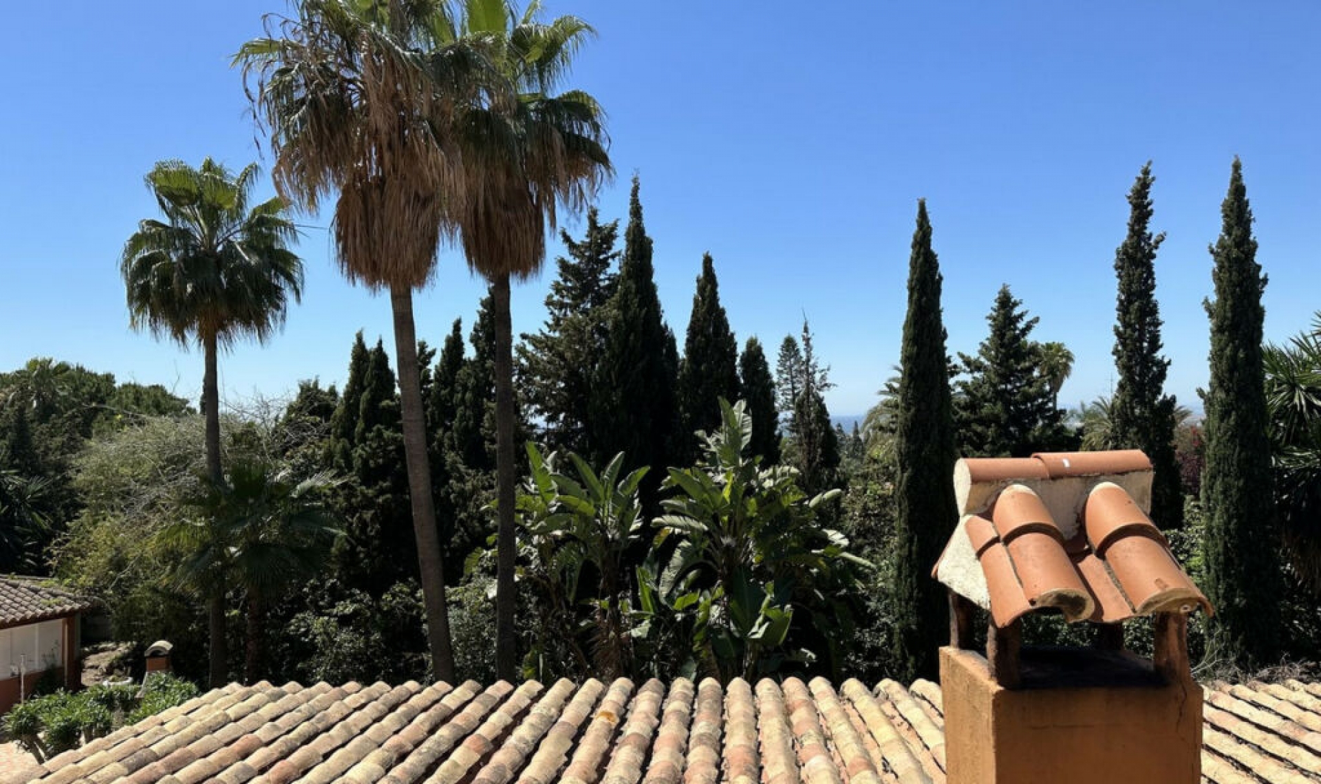 Resale - House -
Marbella