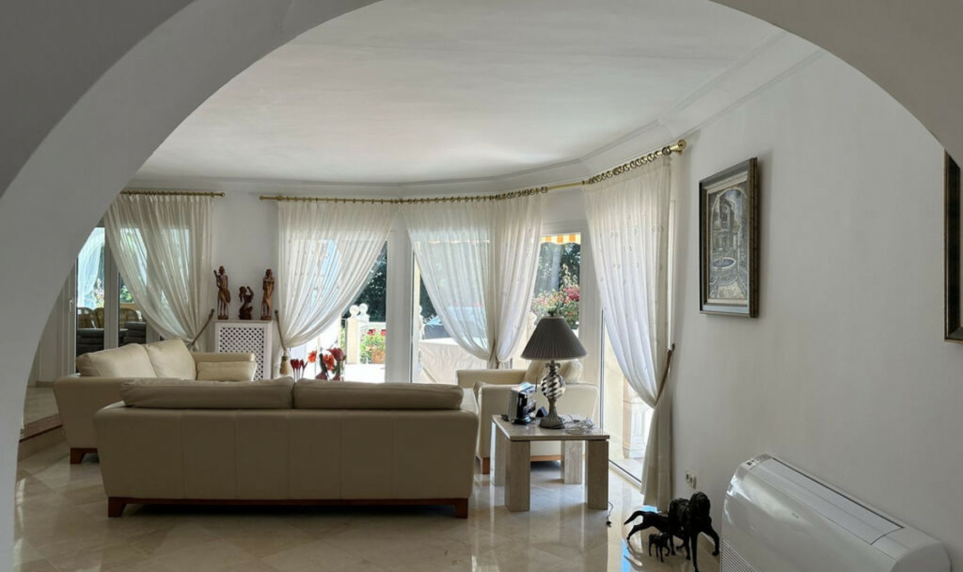 Resale - House -
Marbella