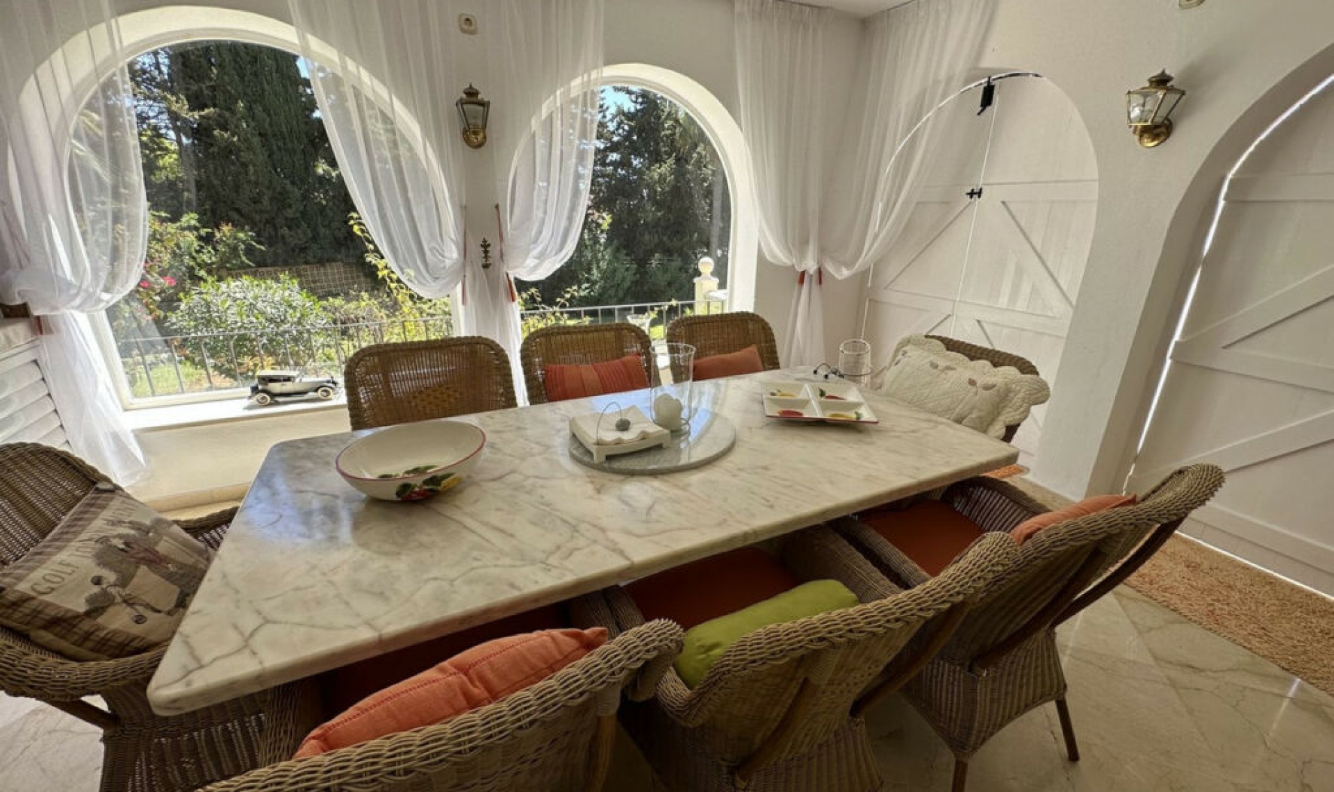 Resale - House -
Marbella