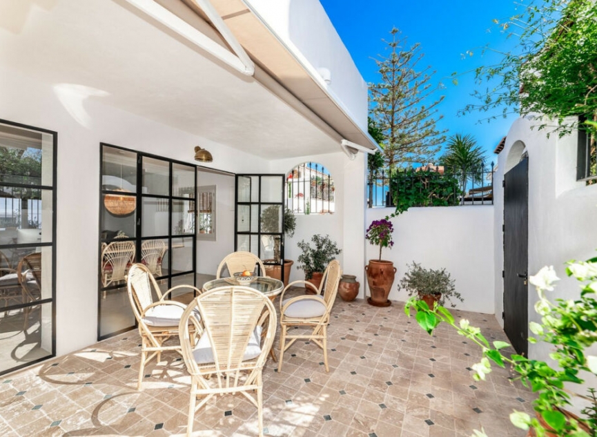 Resale - House -
Marbella
